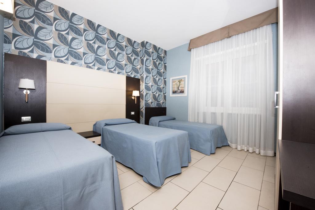 Triple Room,663675174:JPEG