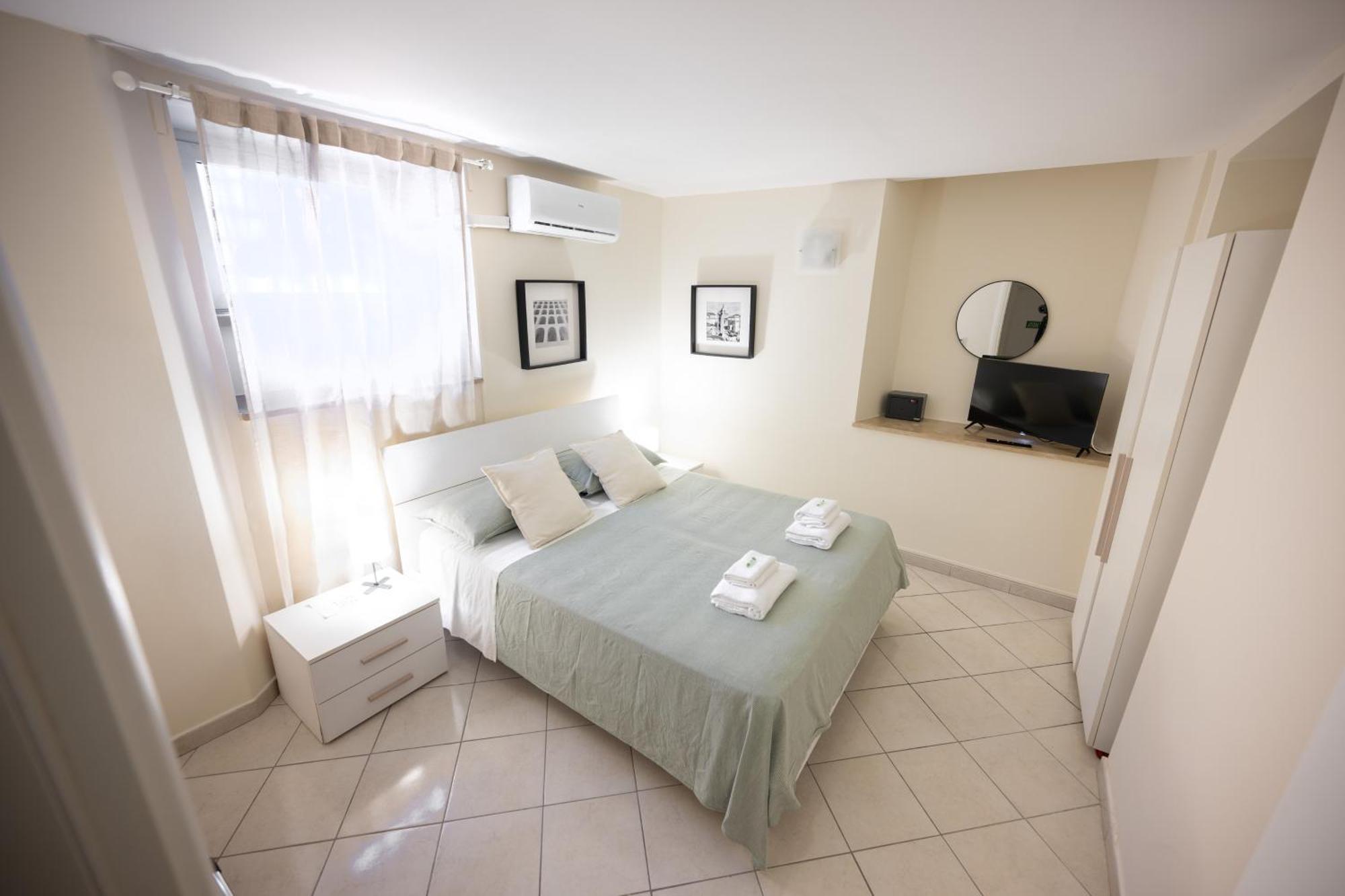 Double Room with Private External Bathroom,1699025881:JPEG