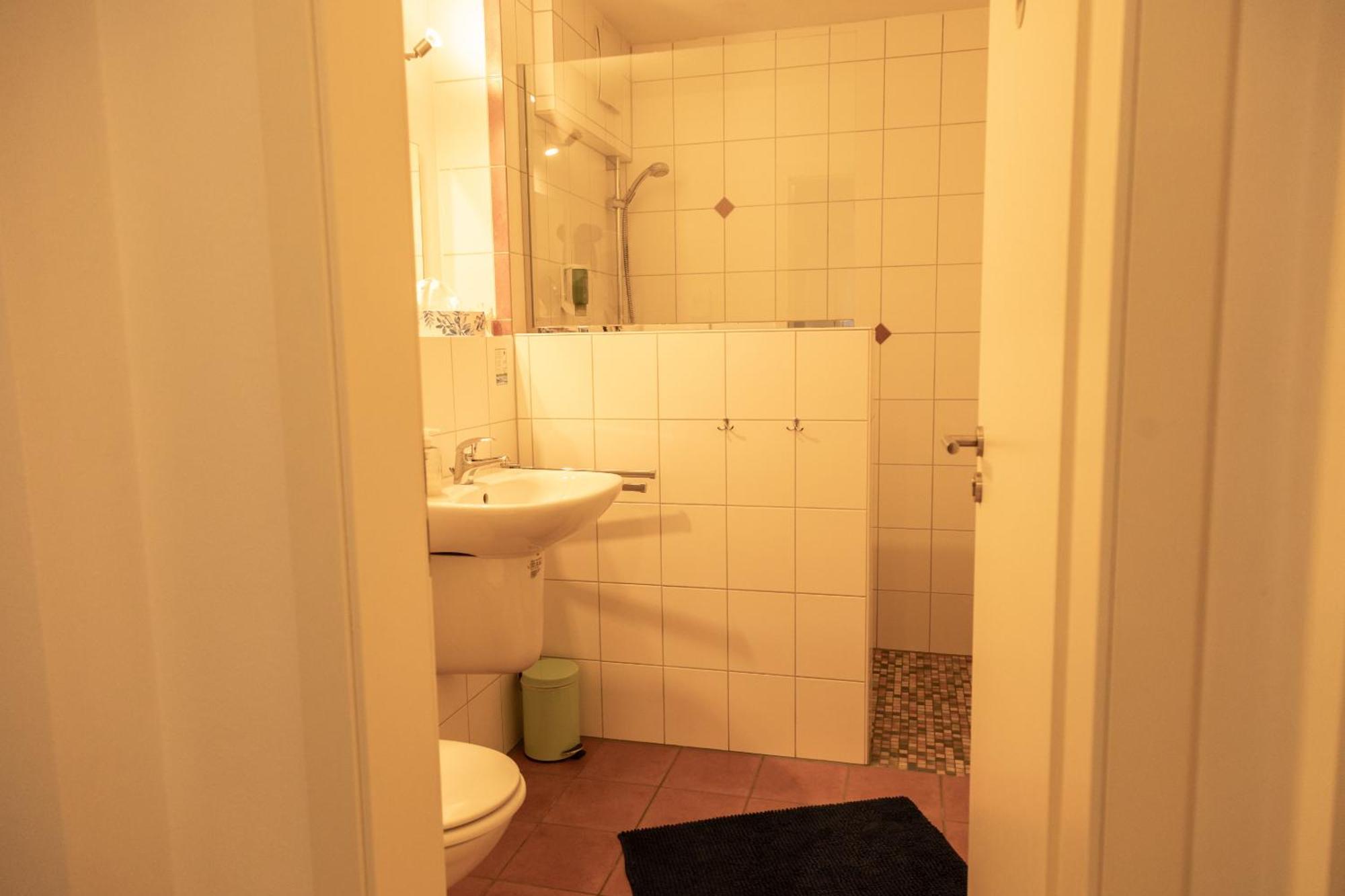 Doppelzimmer mit Gemeinschaftsbad