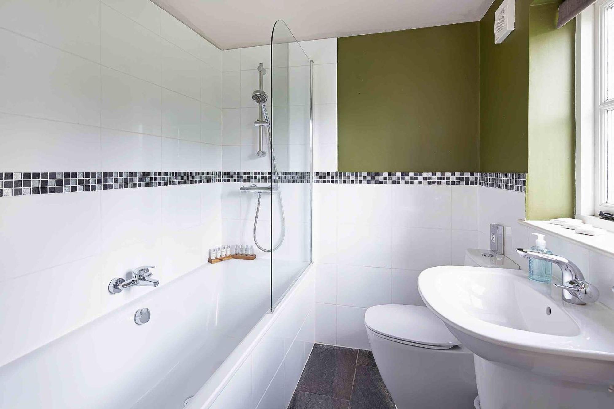 Double or Twin Room Private Bathroom