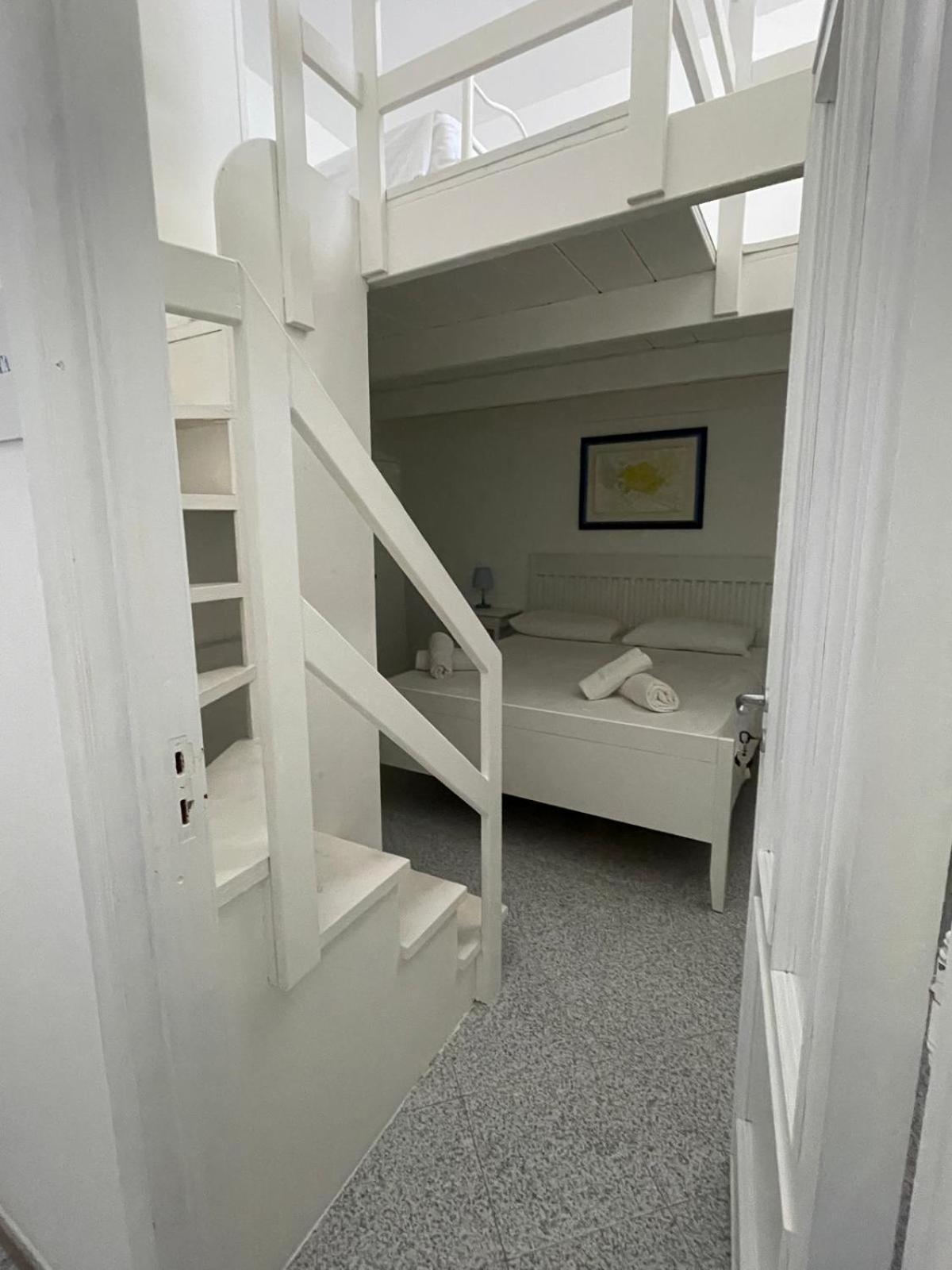 Family Room Private Bathroom