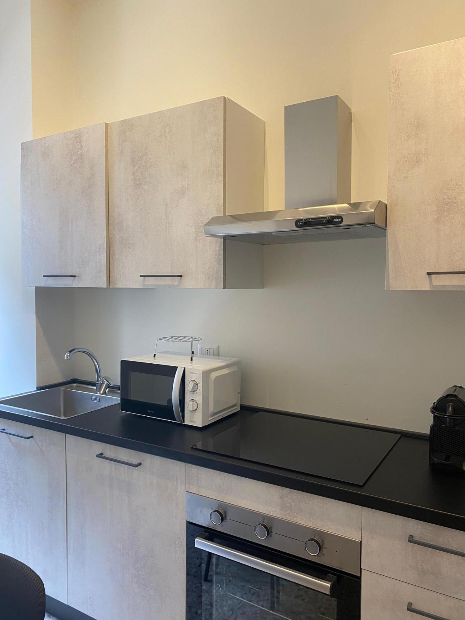 Deluxe One-Bedroom Apartment City View
