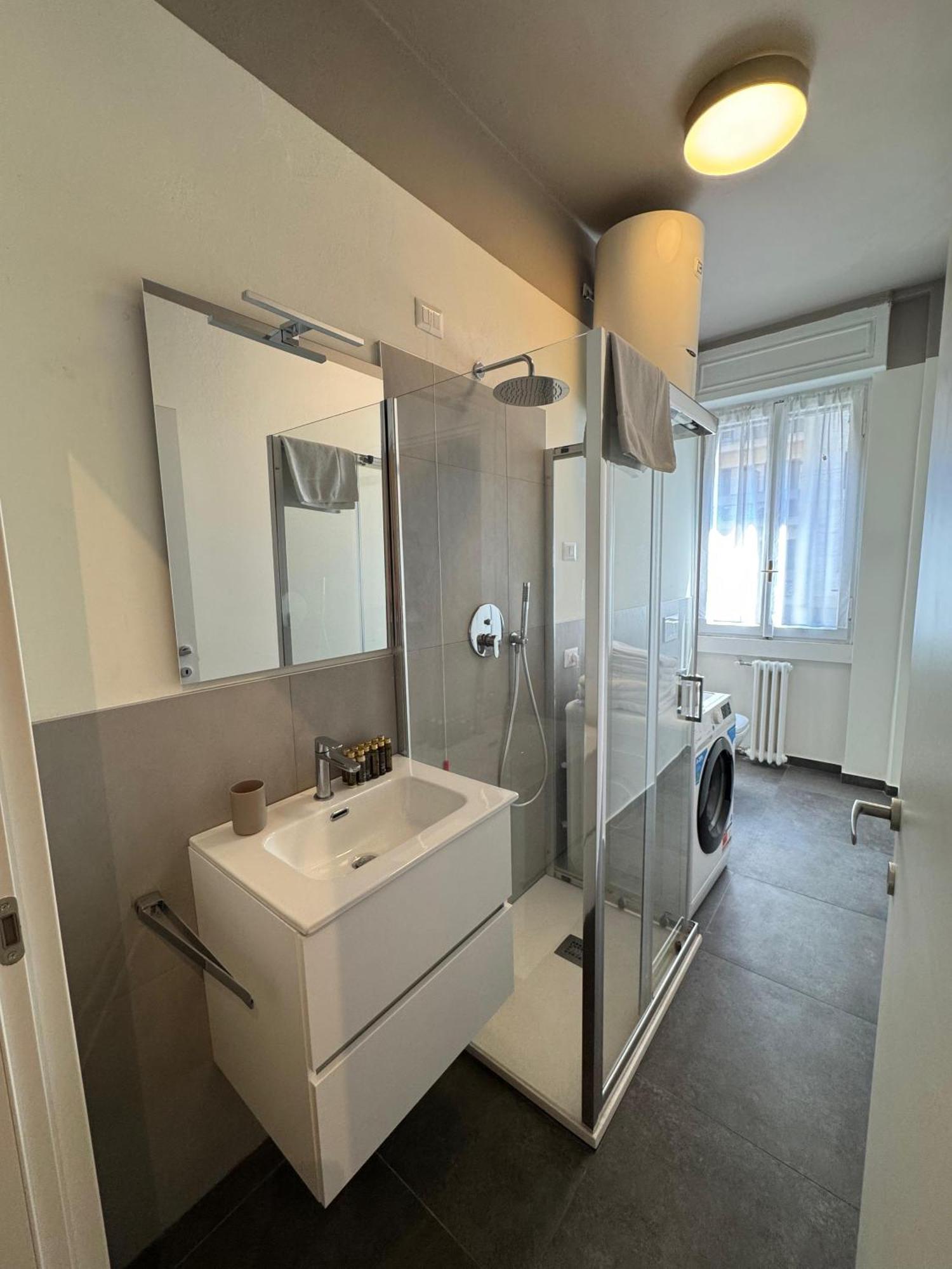 Deluxe One-Bedroom Apartment City View