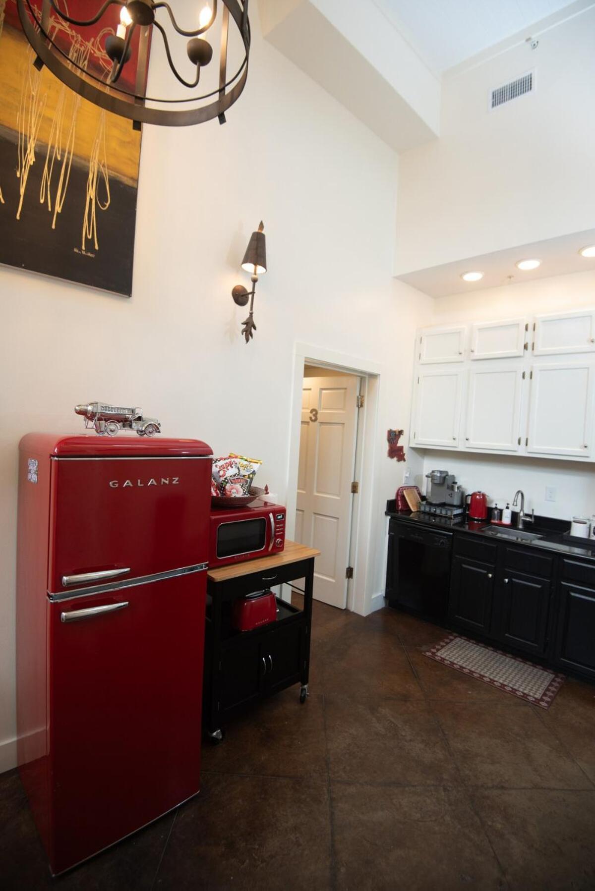 Deluxe Queen Suite