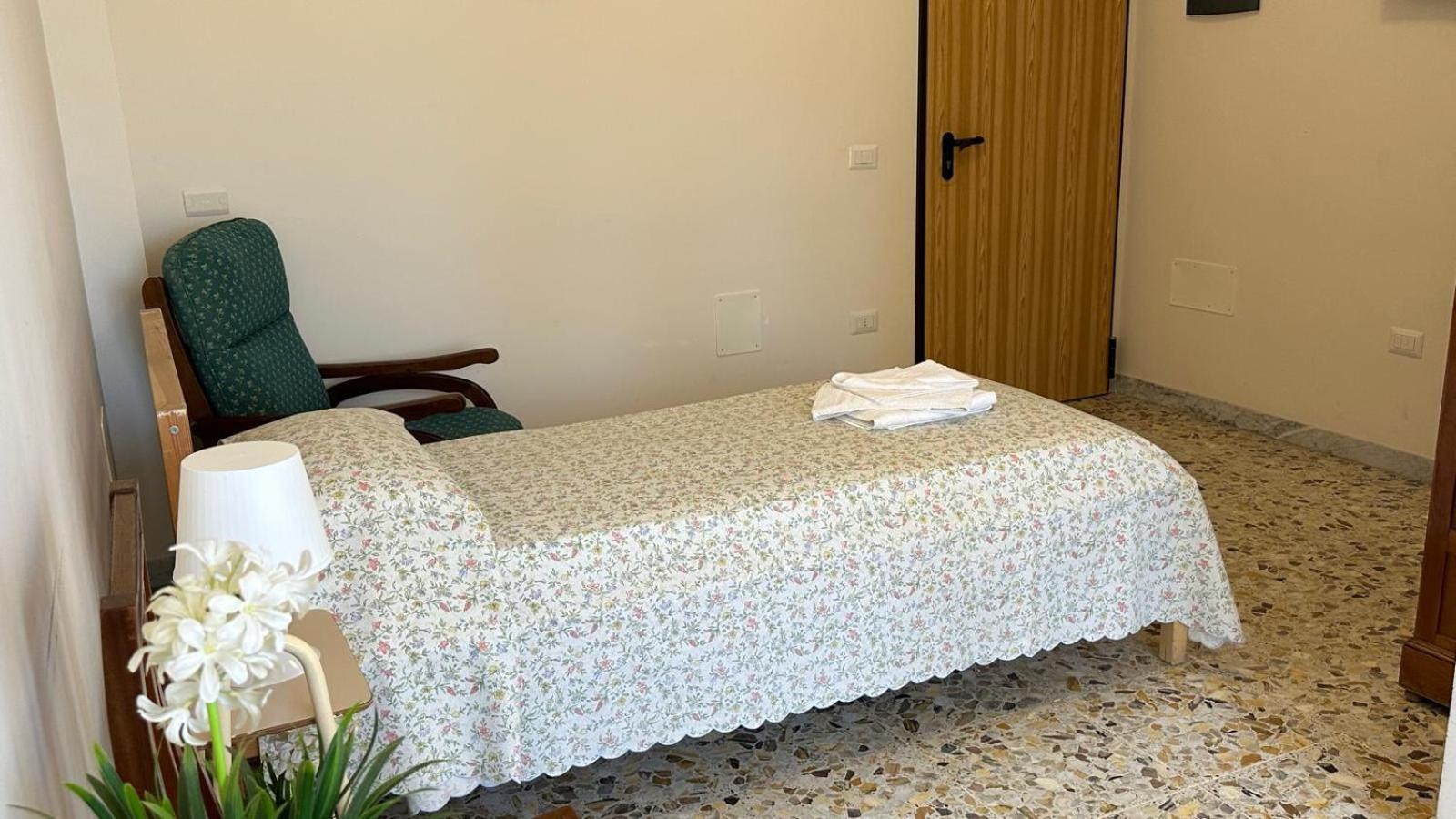 Single Room with Private Bathroom,1704737686:JPEG