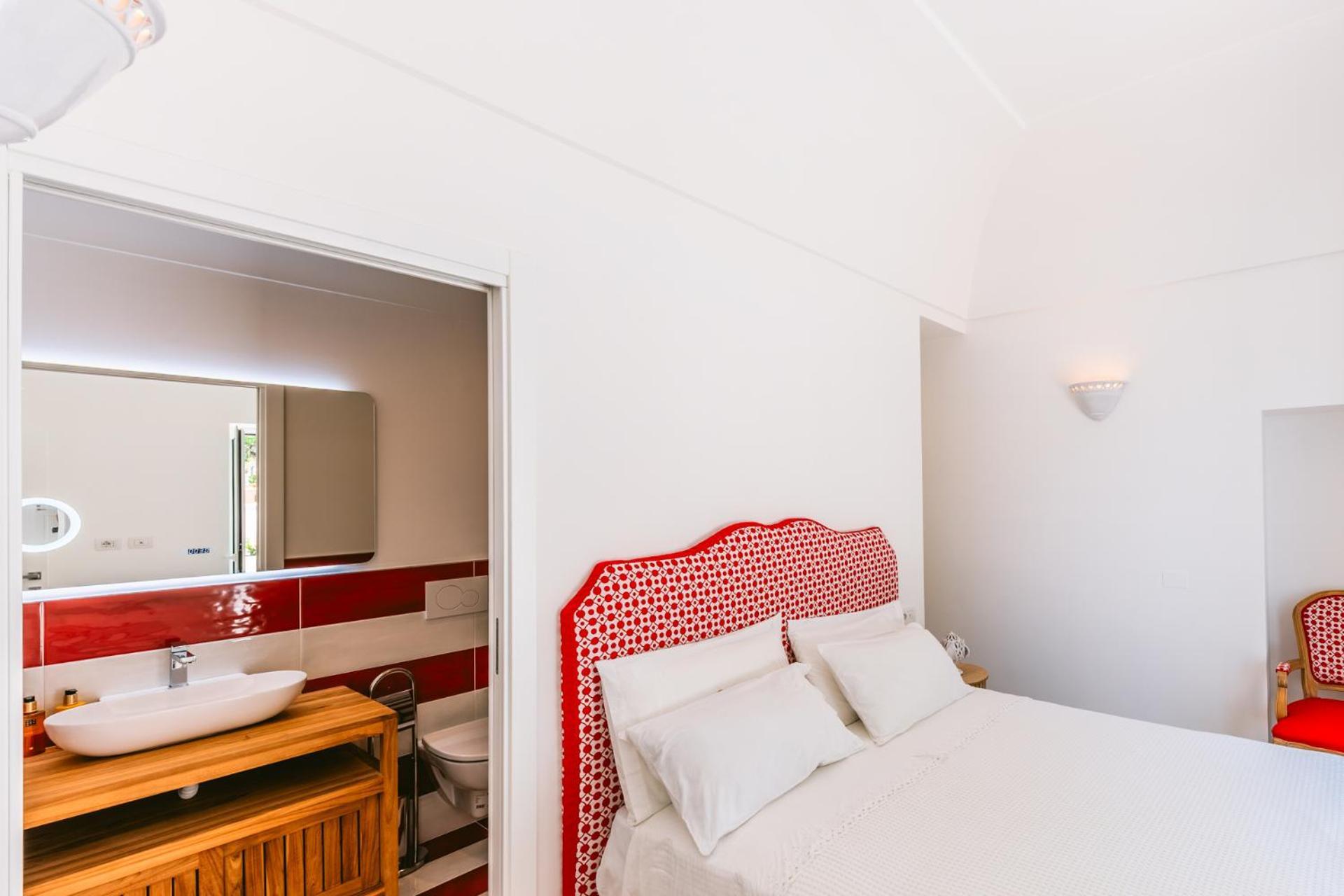 Deluxe One-Bedroom Apartment Ocean View