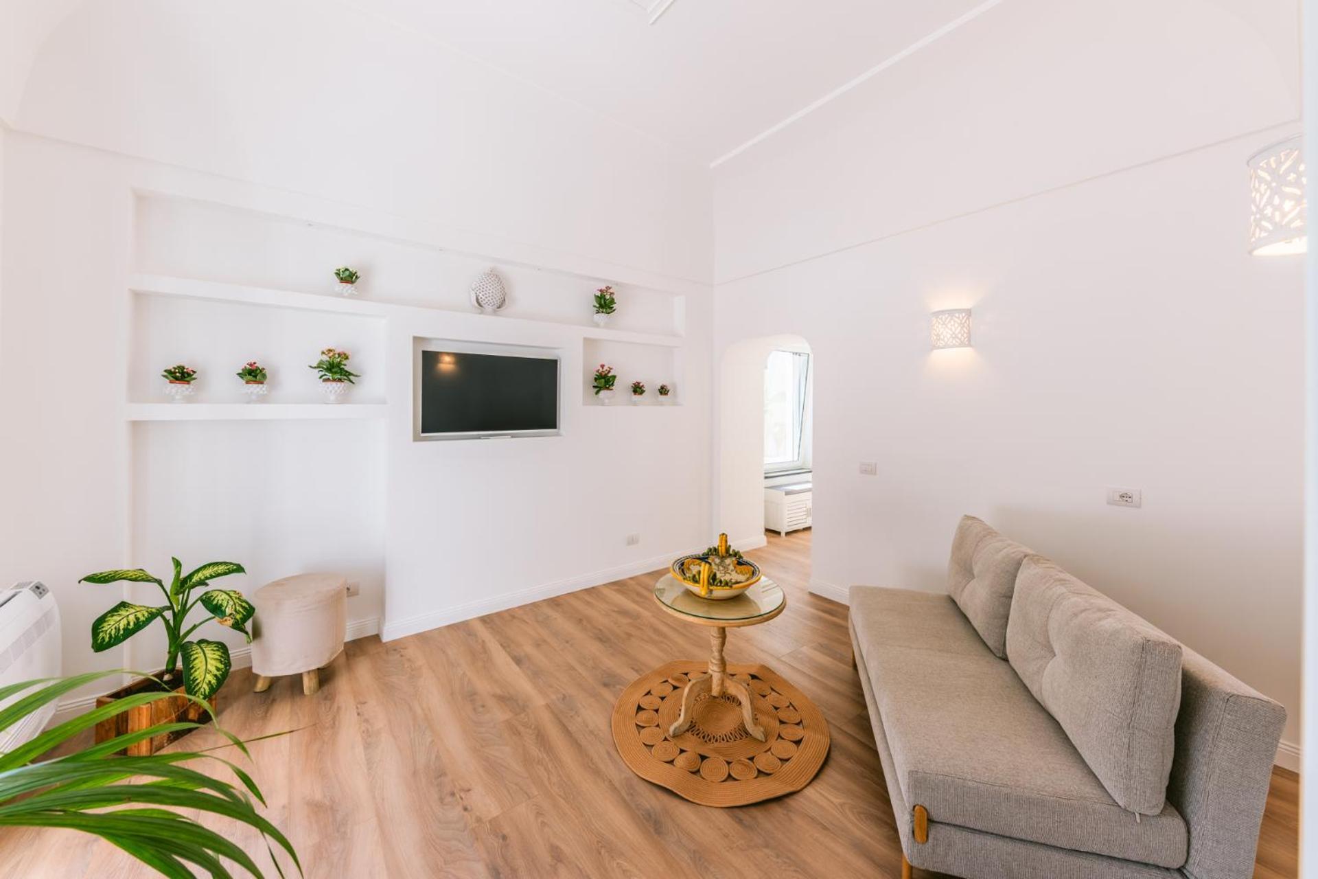 Deluxe One-Bedroom Apartment Ocean View