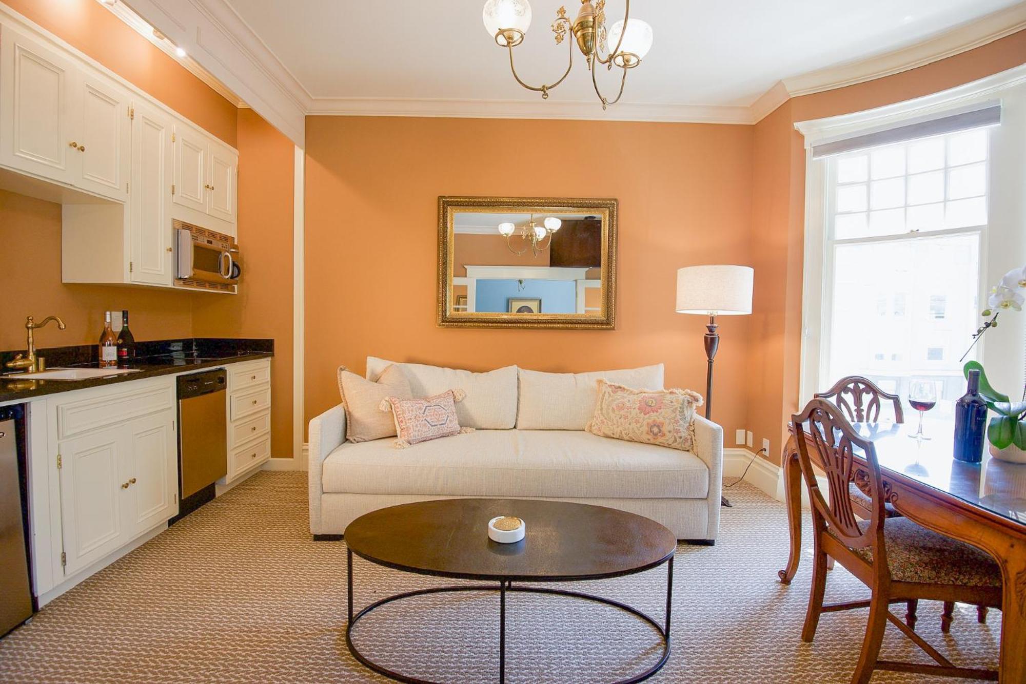 Two-Bedroom Apartment City View
