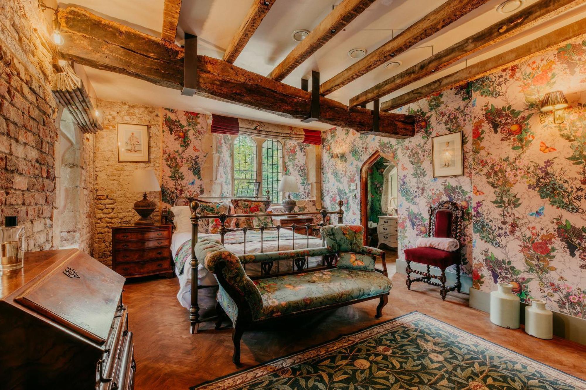 Deluxe Double Room,1709211531:JPEG