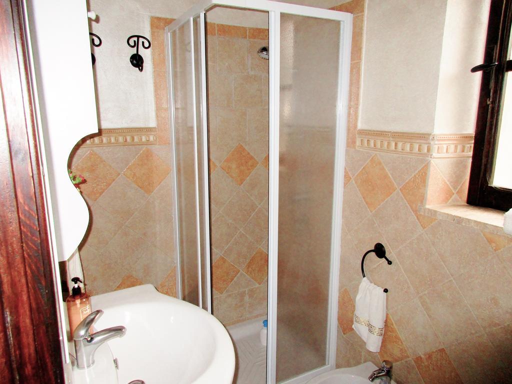 Single Room Private Bathroom