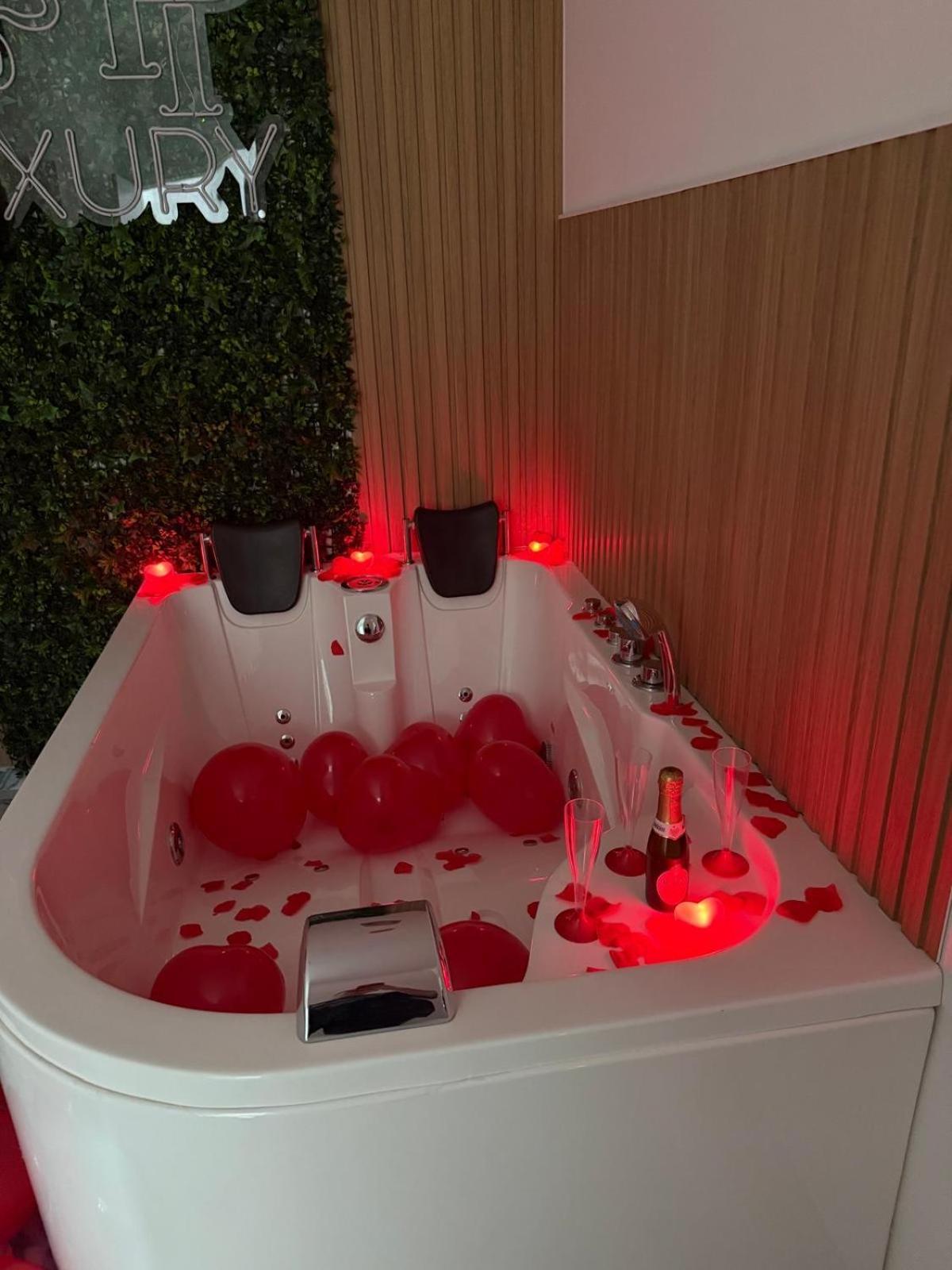 King Room Spa Bath