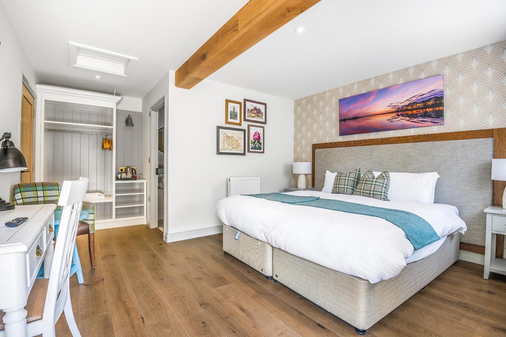 Double or Twin Room with Private Bathroom