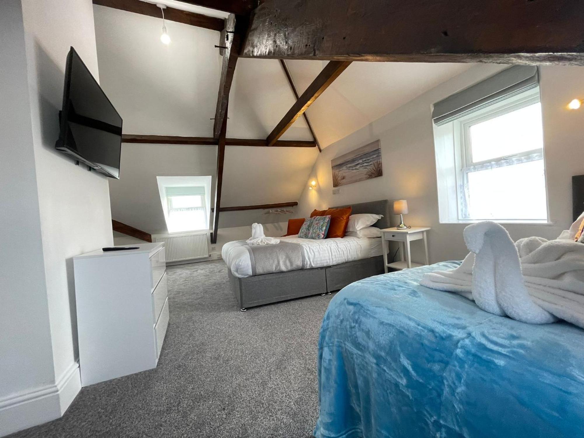 Triple Room with Private Bathroom