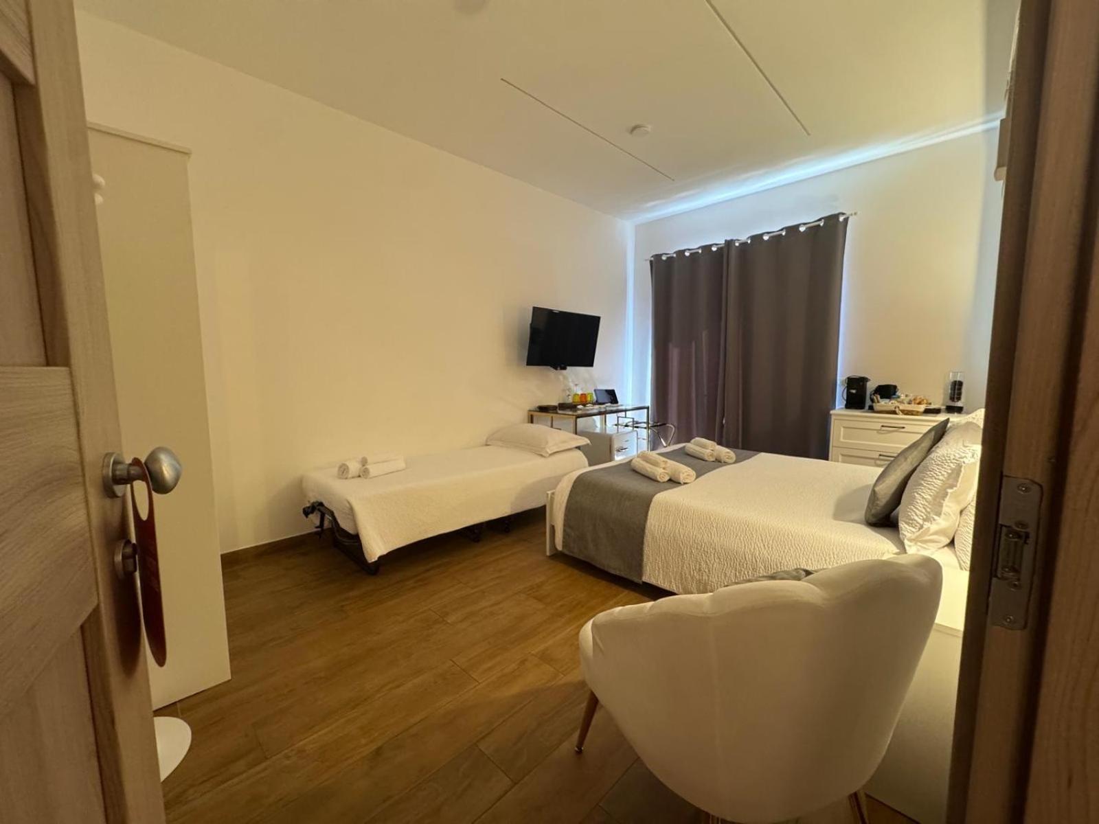 Deluxe Triple Room Sea View