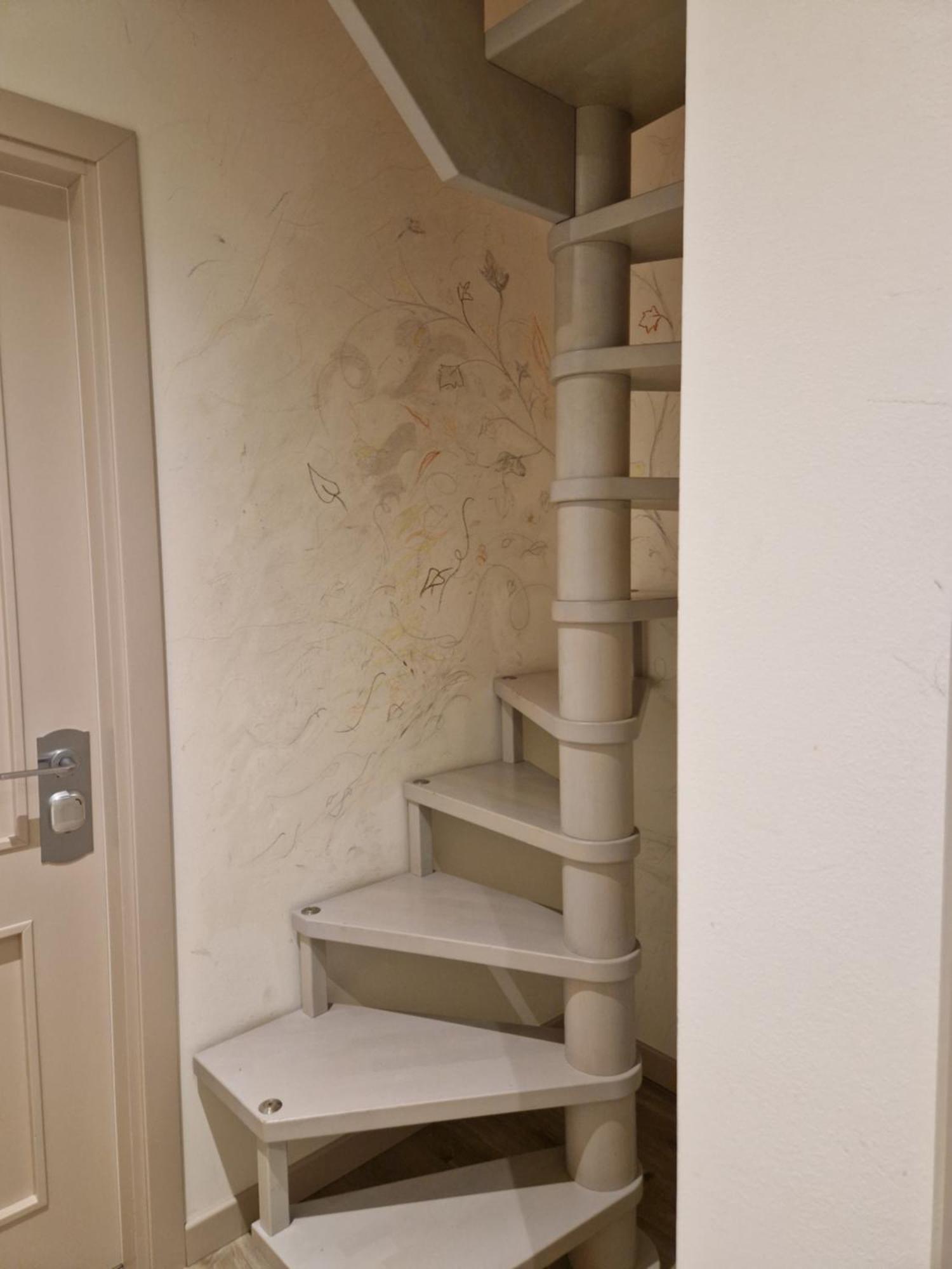 Economy double Room Attic Spiral Staircase Access,1739459173:JPEG