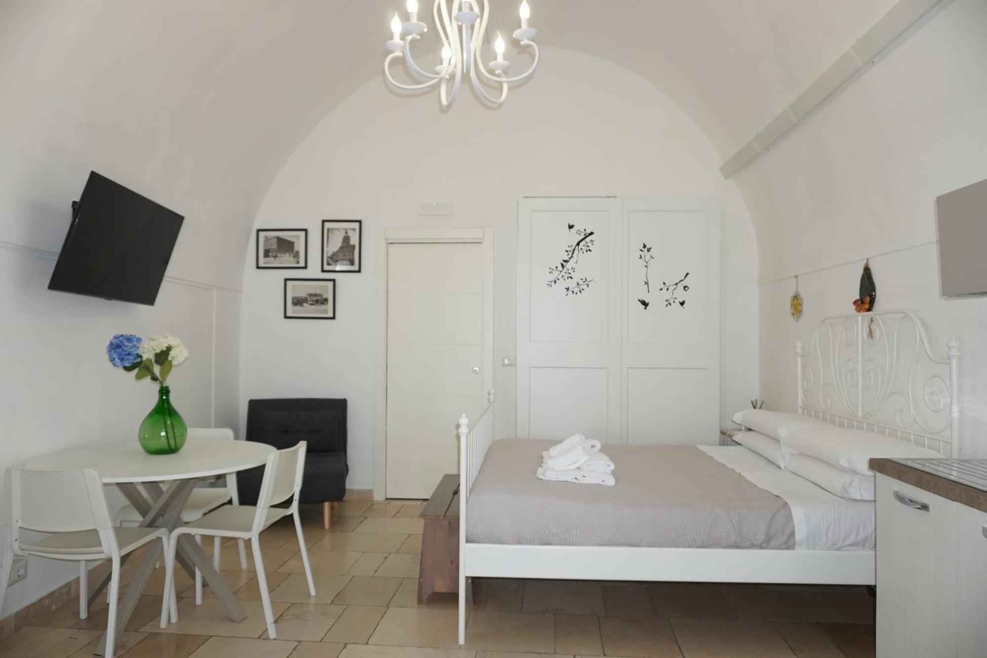 Double Room,1739746159:JPEG