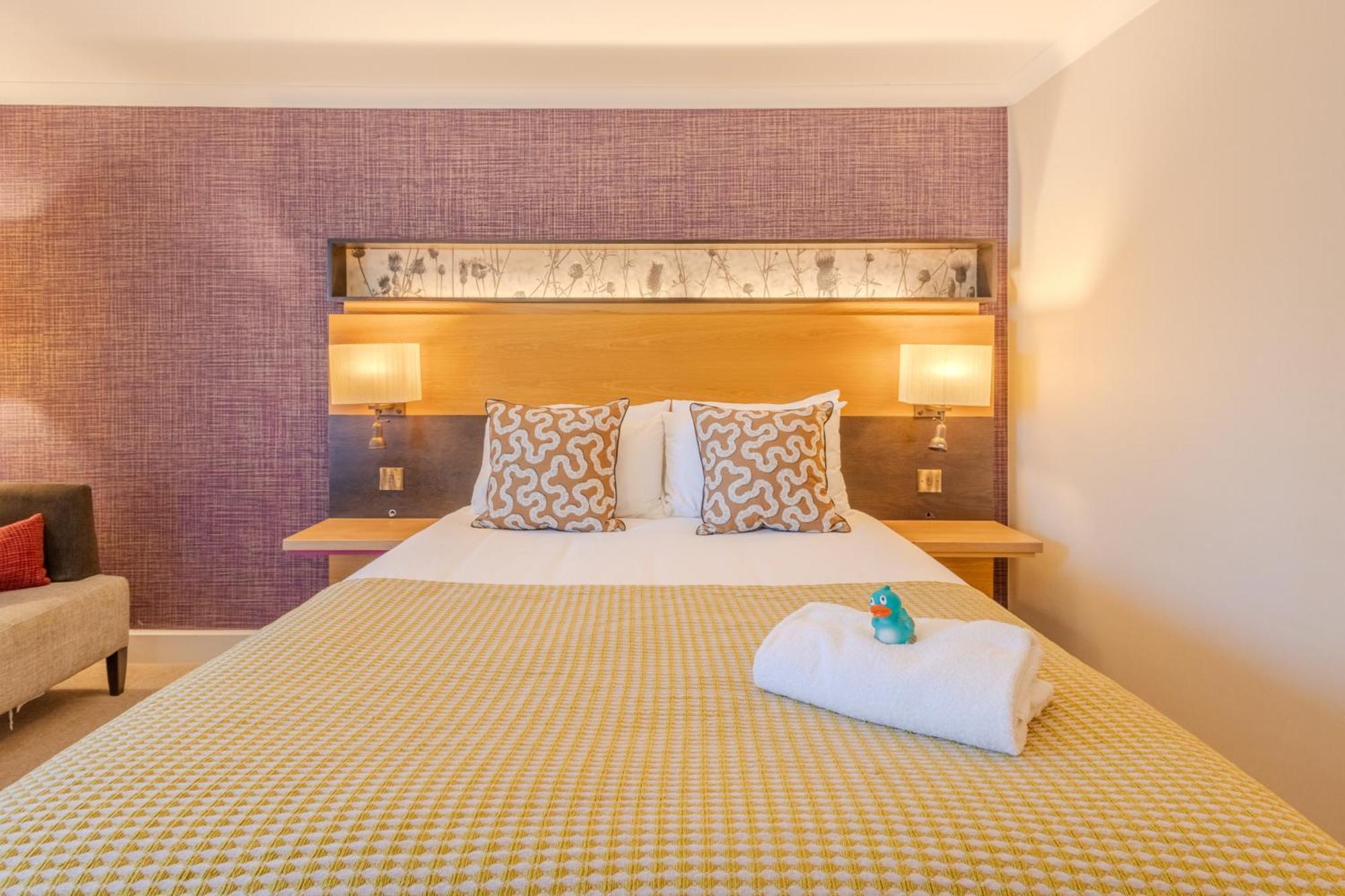 Double Room,1742574473:JPEG