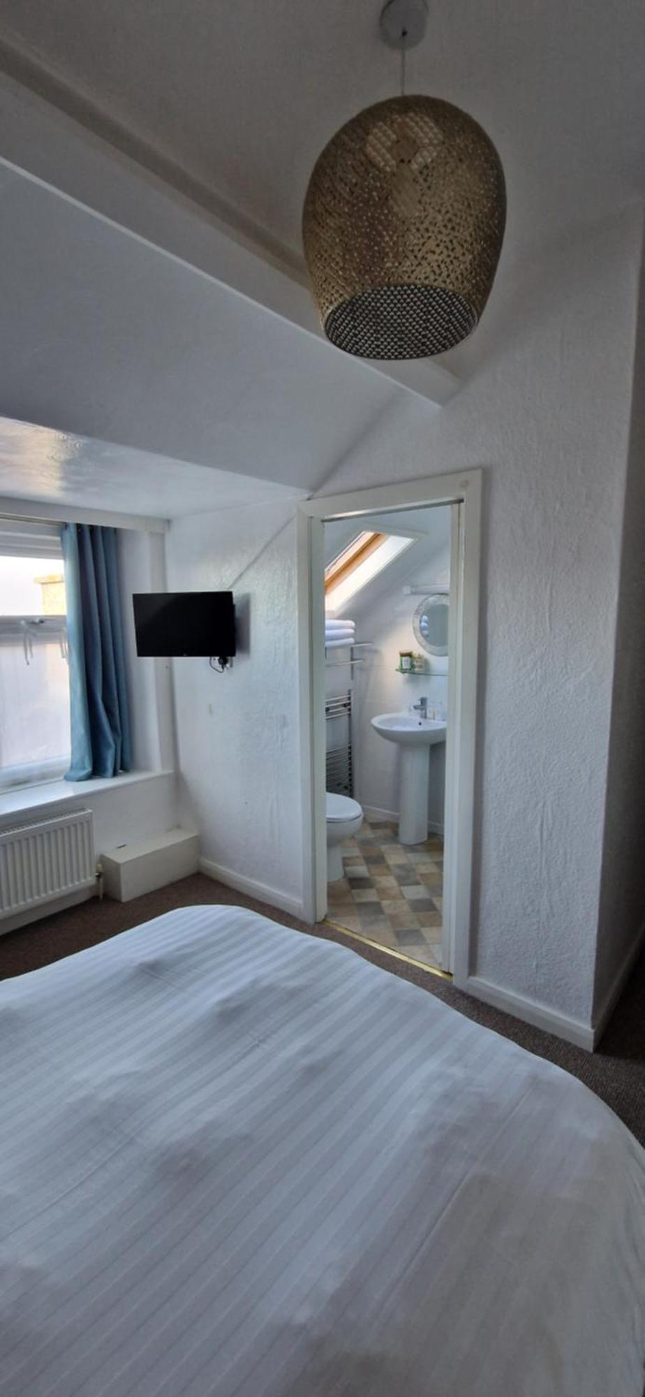 Double Room,1742971671:JPEG