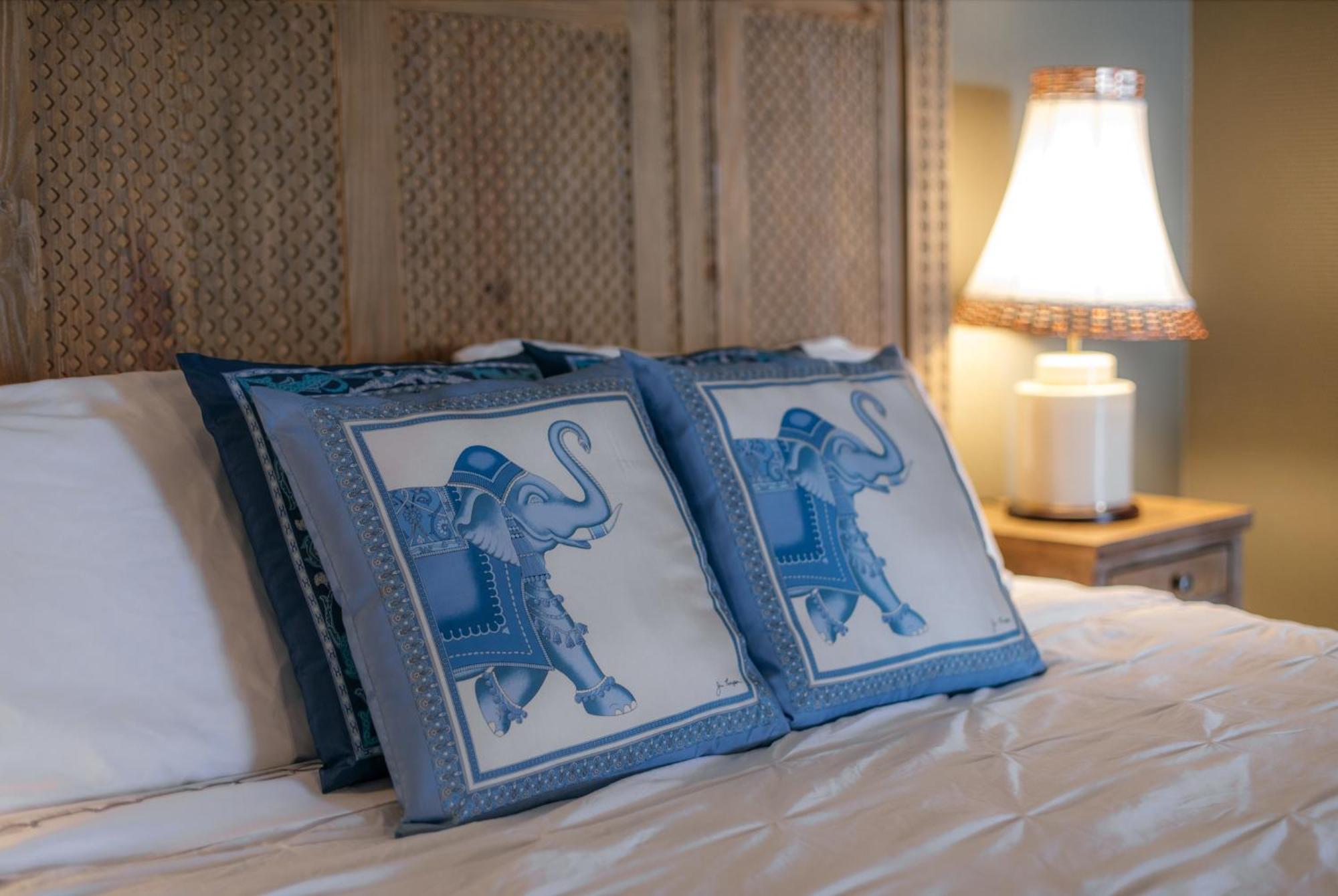 King Room,1743365435:JPEG