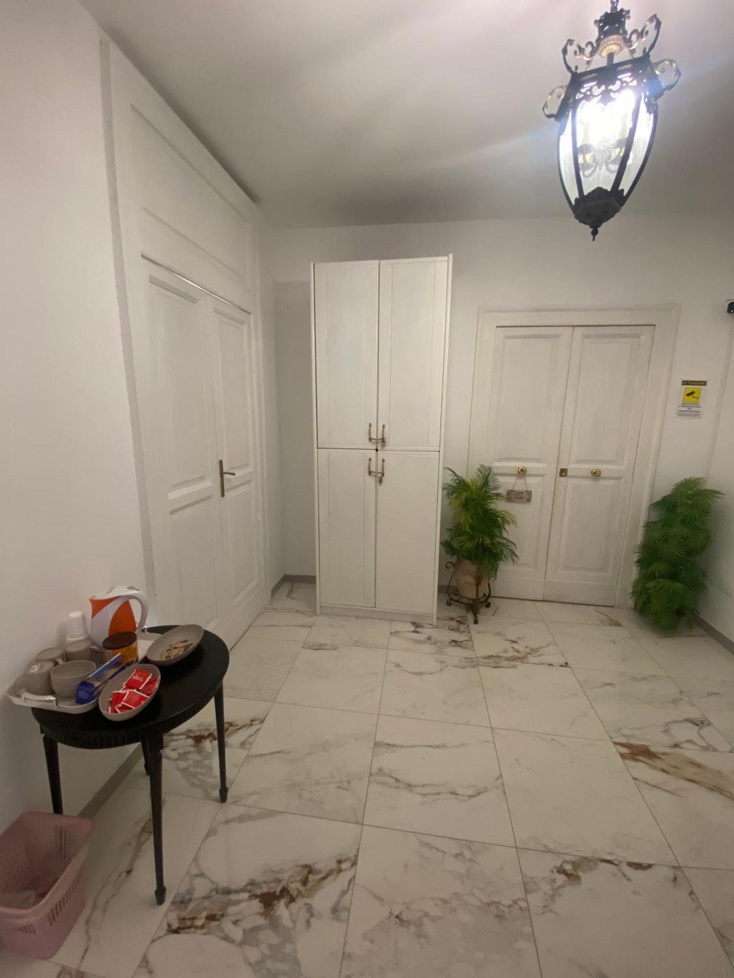 Camera Matrimoniale/Doppia con Letti Singoli con Bagno Privato