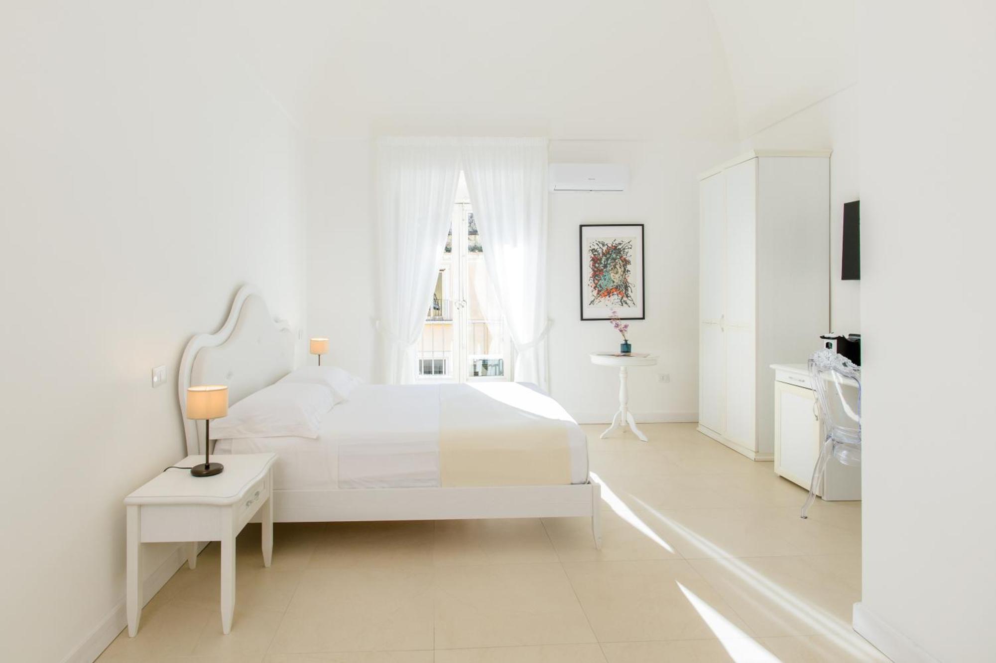Deluxe Room,1744311638:JPEG