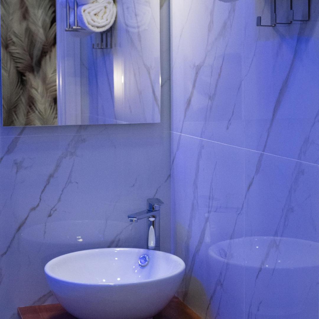 Triple Room Private Bathroom,1744365162:JPEG