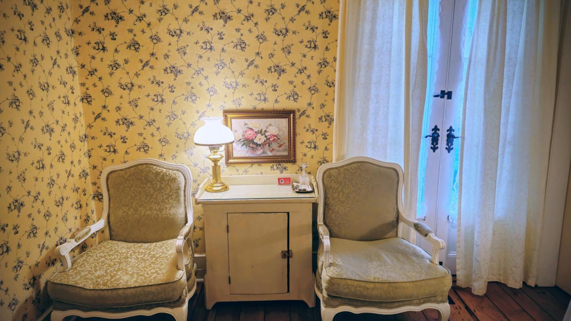 Queen Room