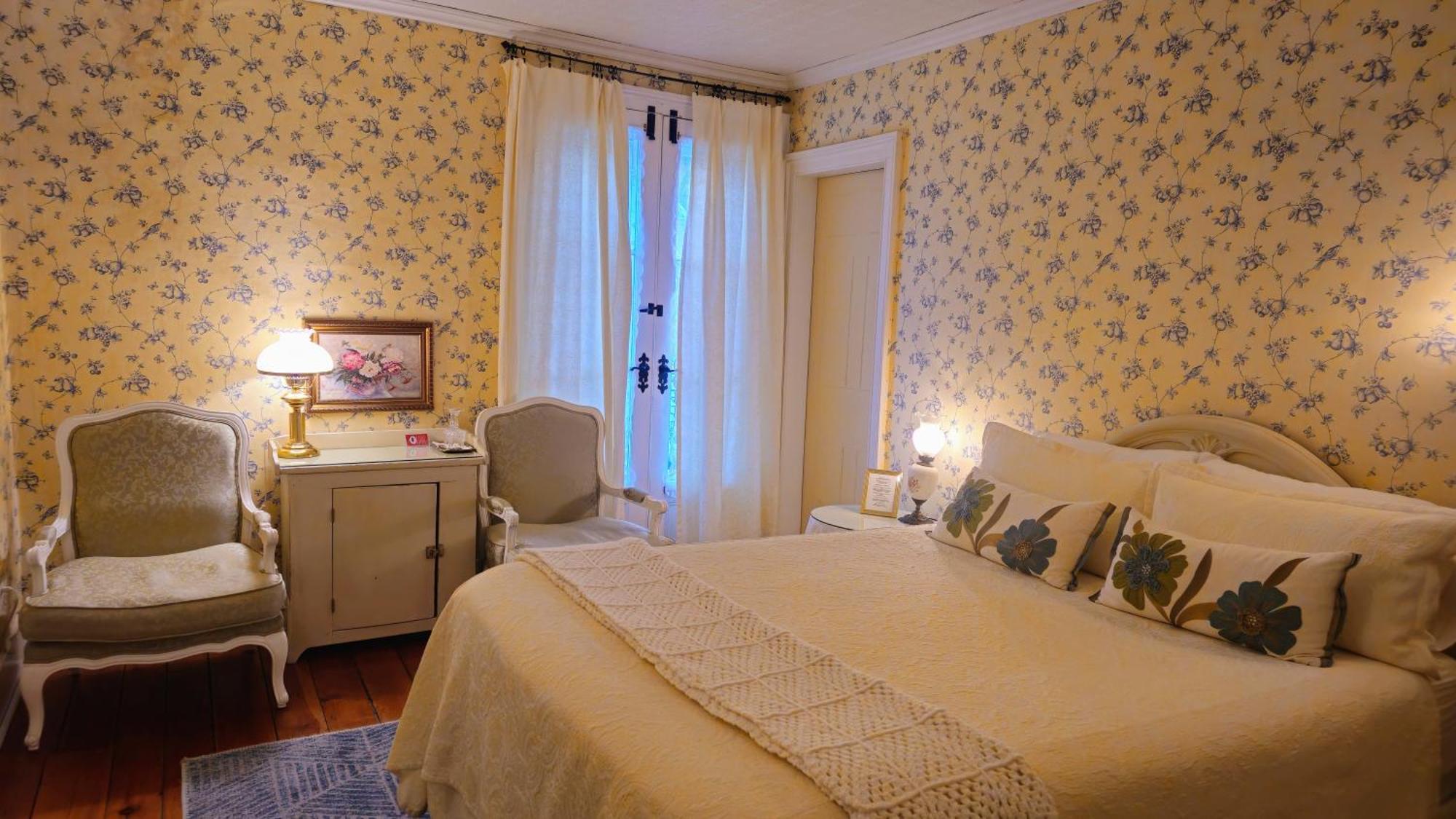 Queen Room