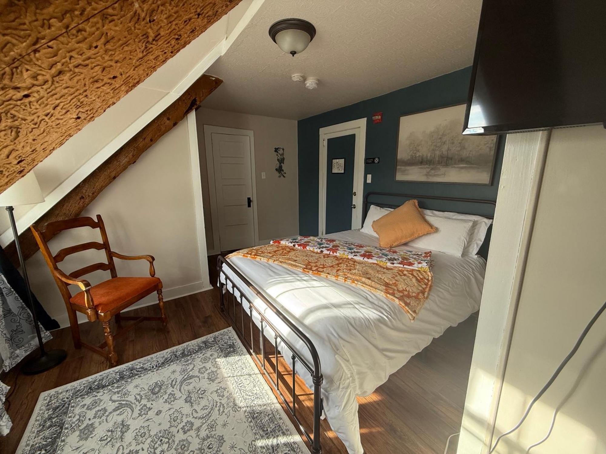 Double Room with Mountain View