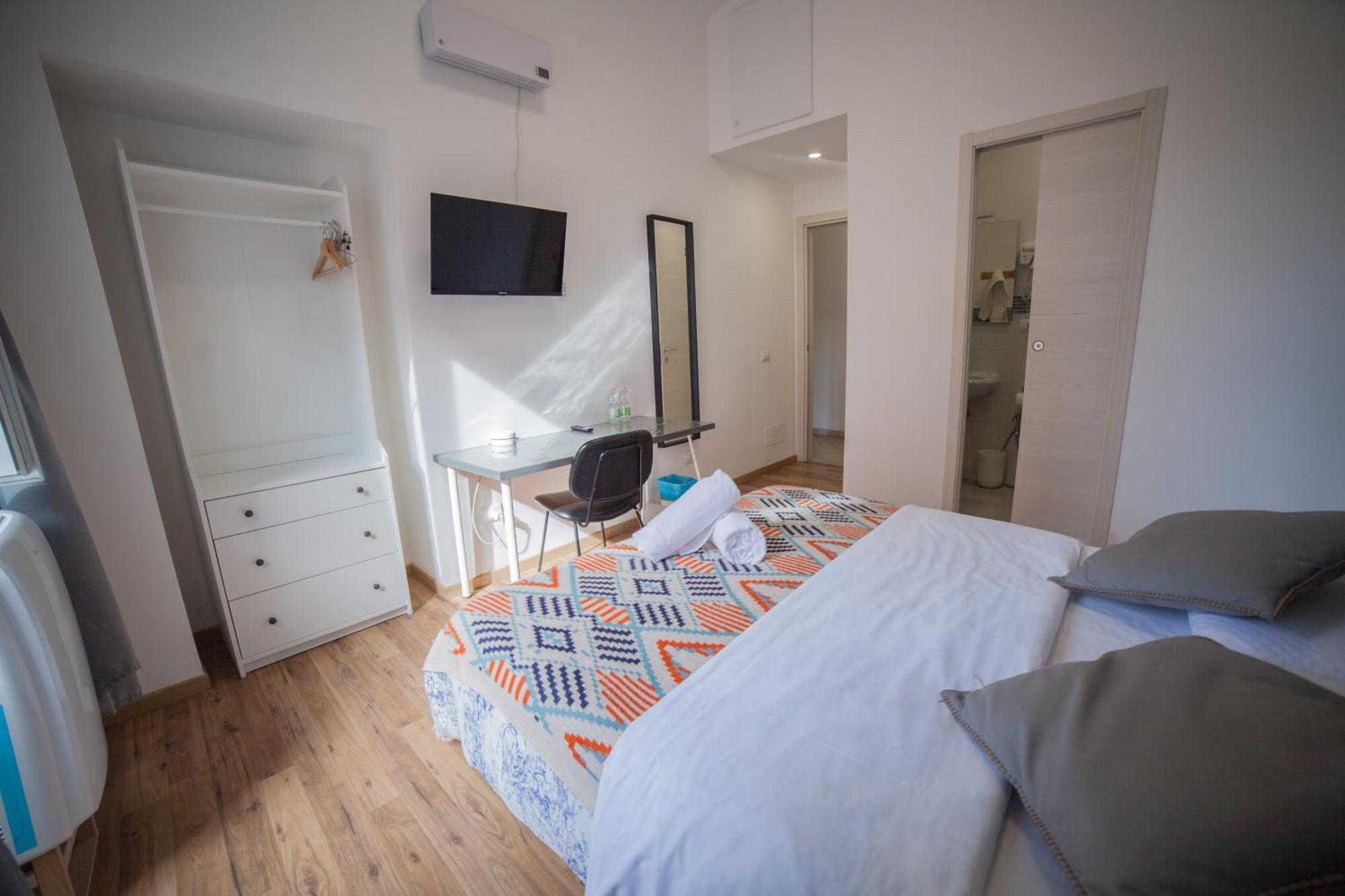 Double Room Private Bathroom