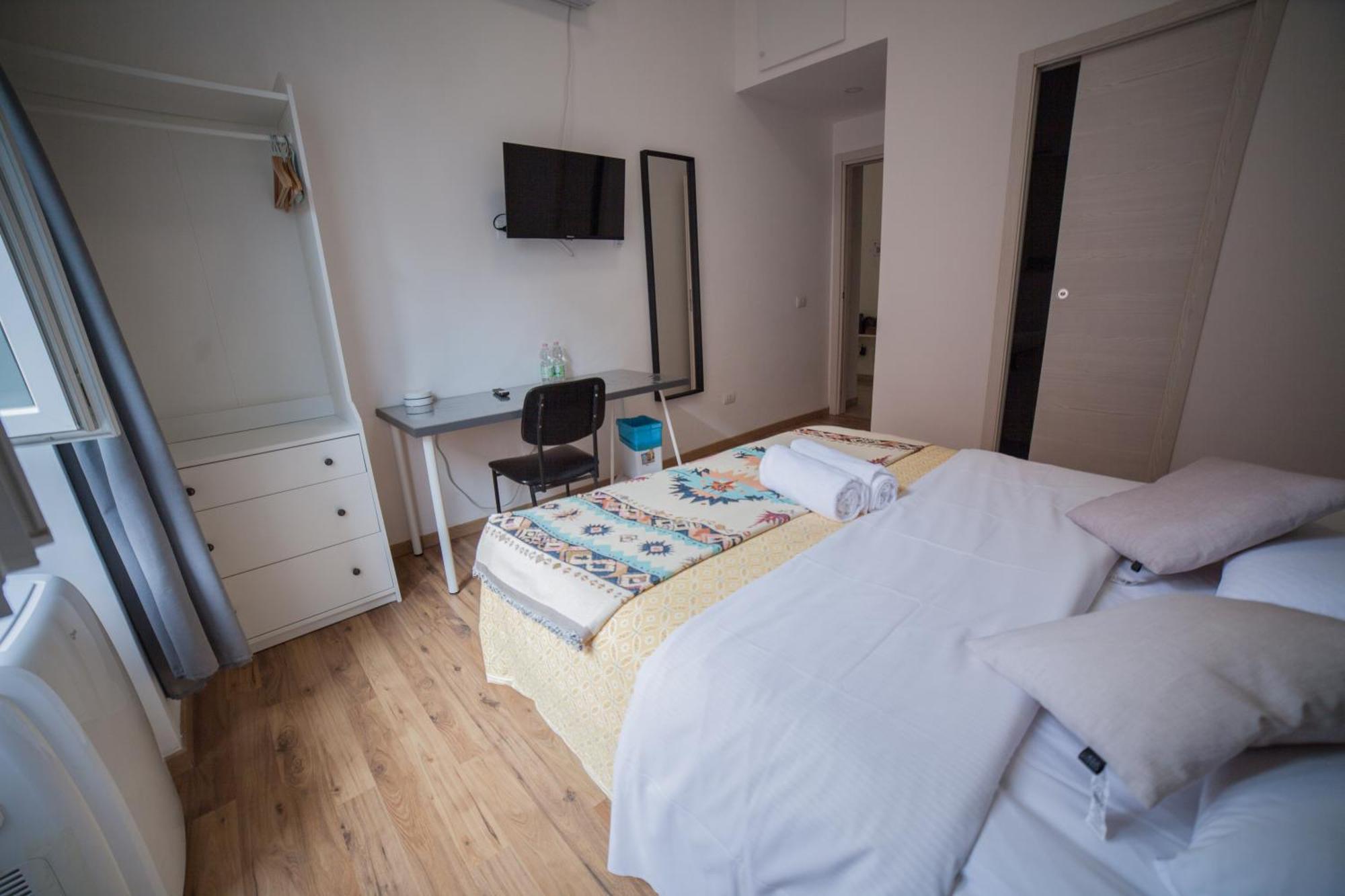 Double Room Private Bathroom