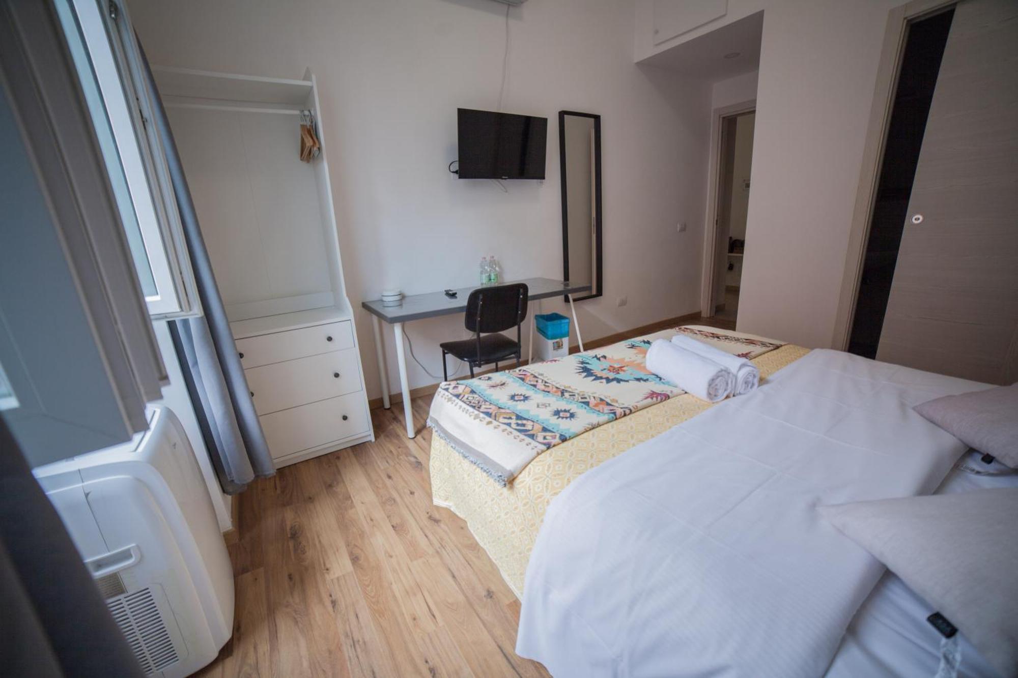 Double Room Private Bathroom