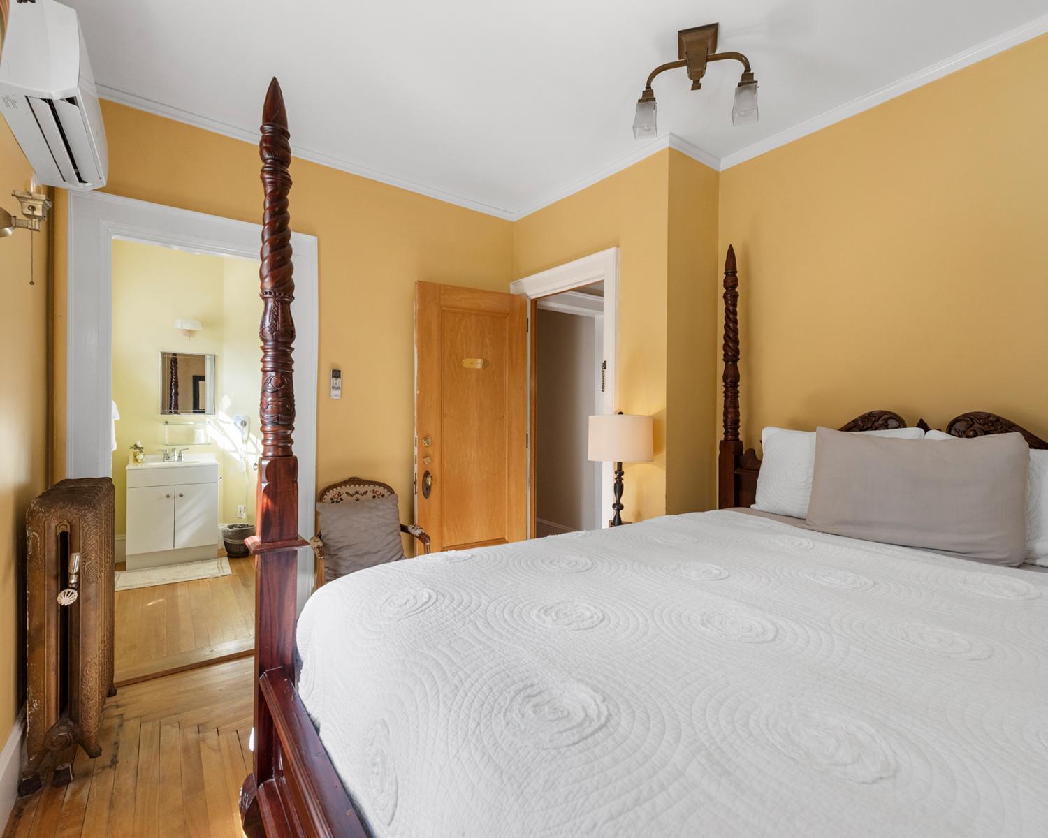 Queen Room