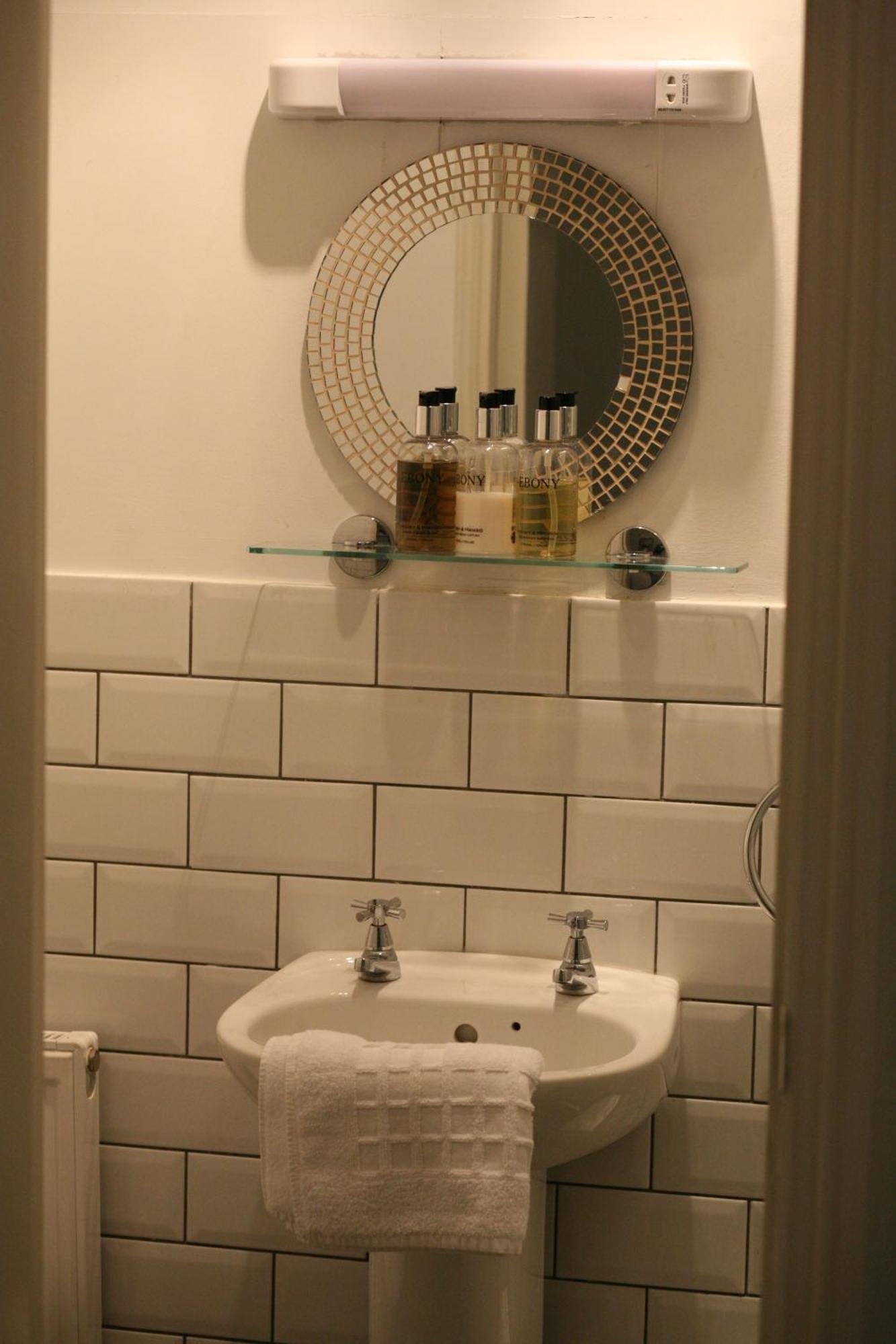 Twin - Ensuite,1385511650:JPEG