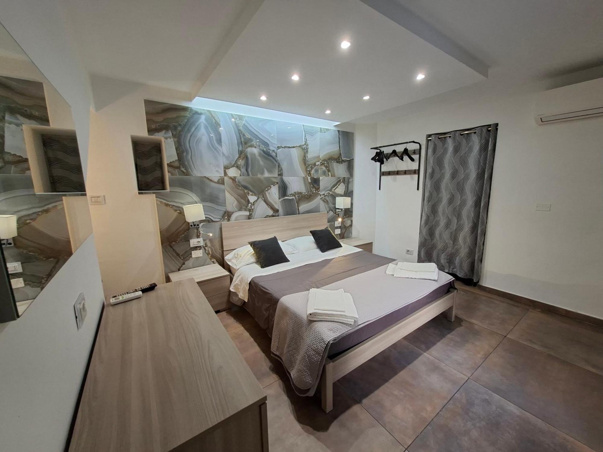 Double Room,1756715603:JPEG