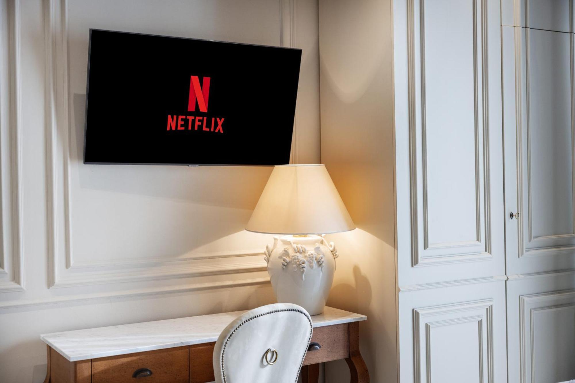 Deluxe King Suite