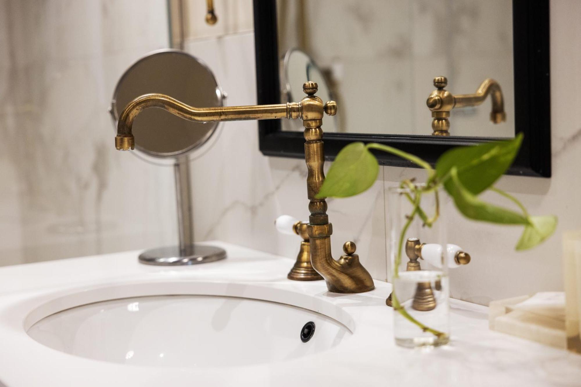 King Suite Spa Bath