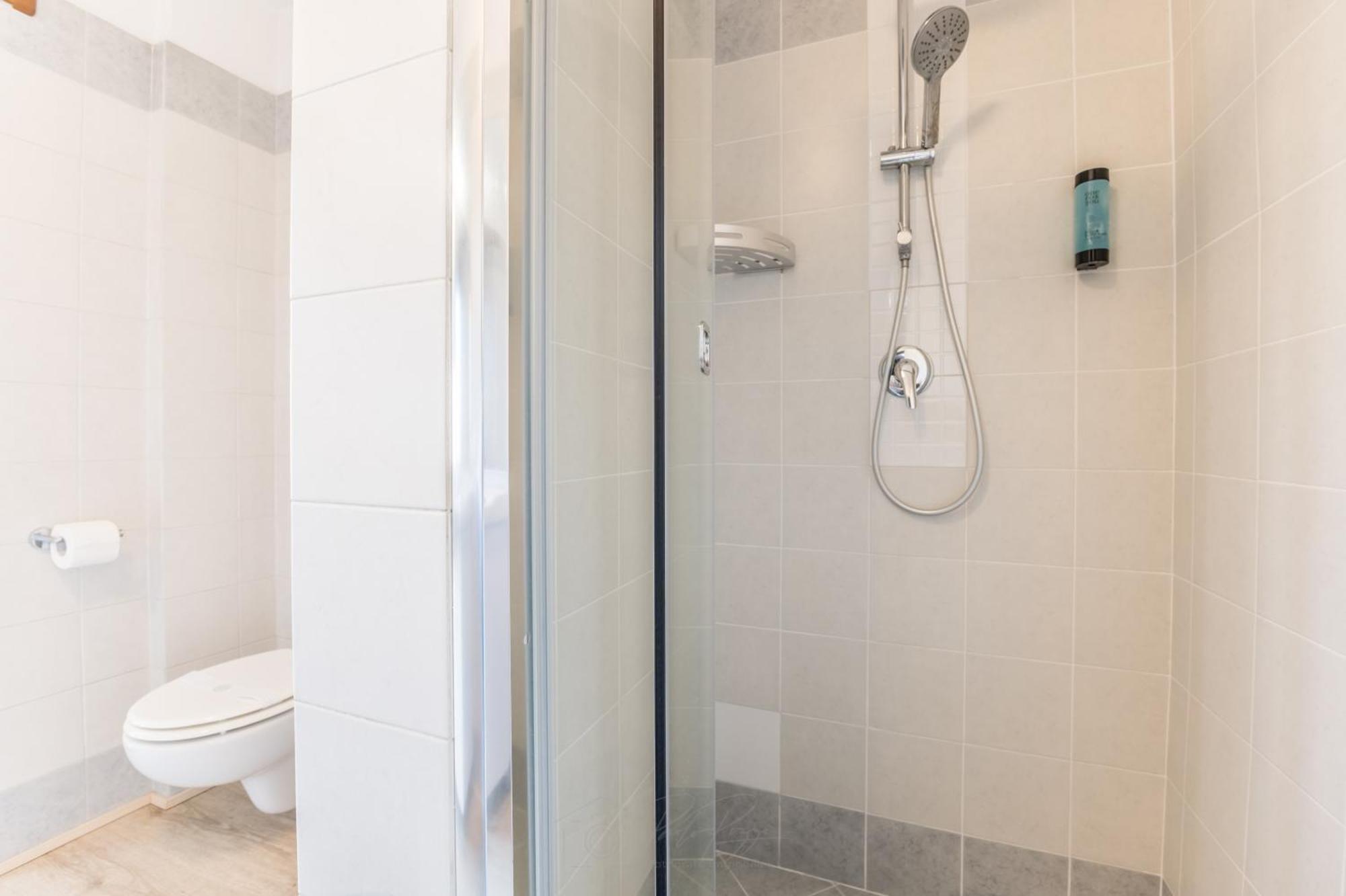 Large Double Room,1756988382:JPEG