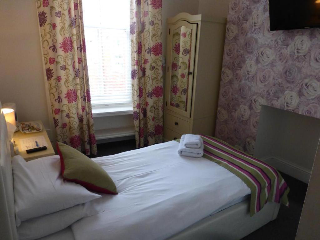 Single Room with Shower