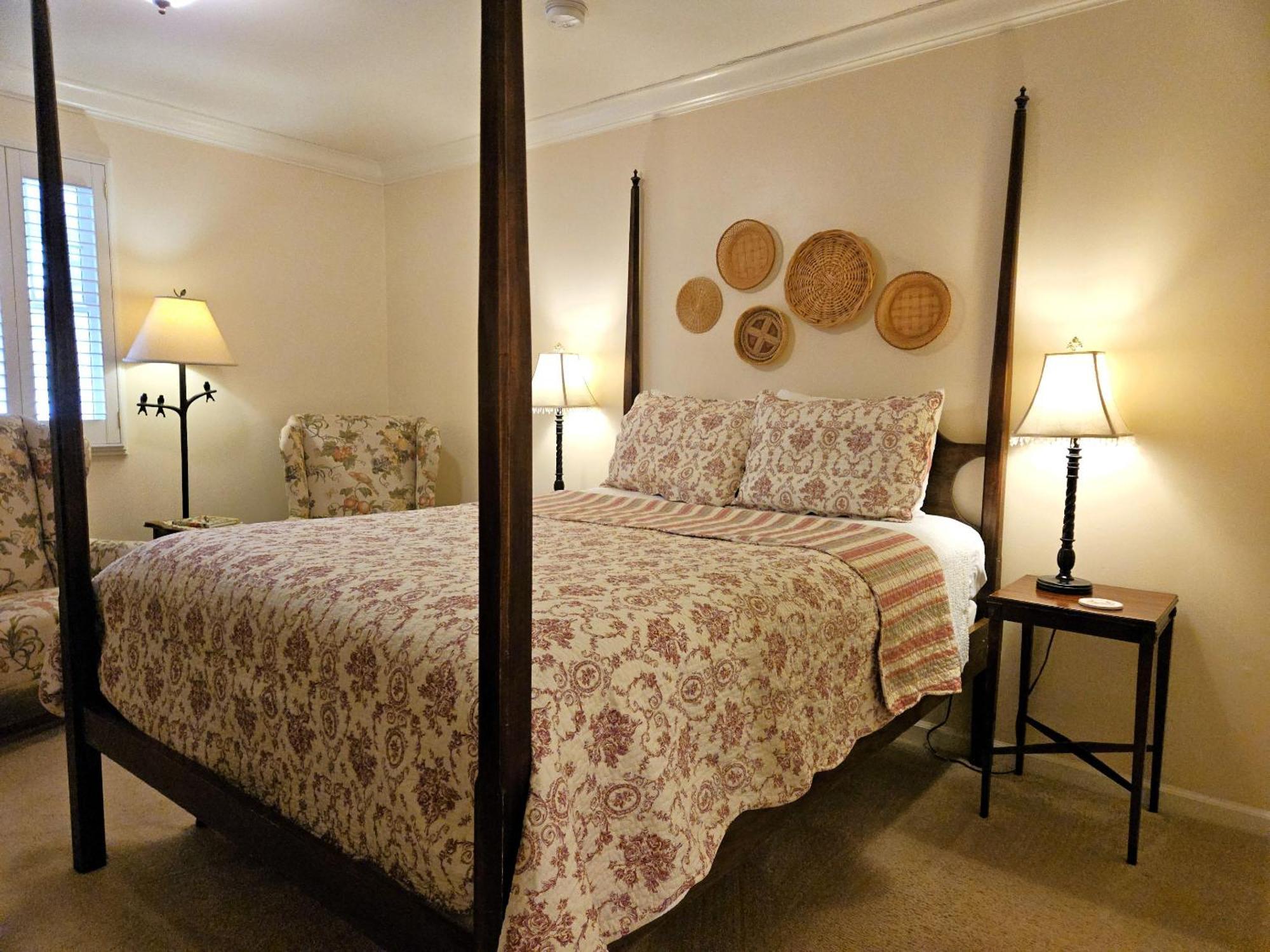 Queen Room with Balcony