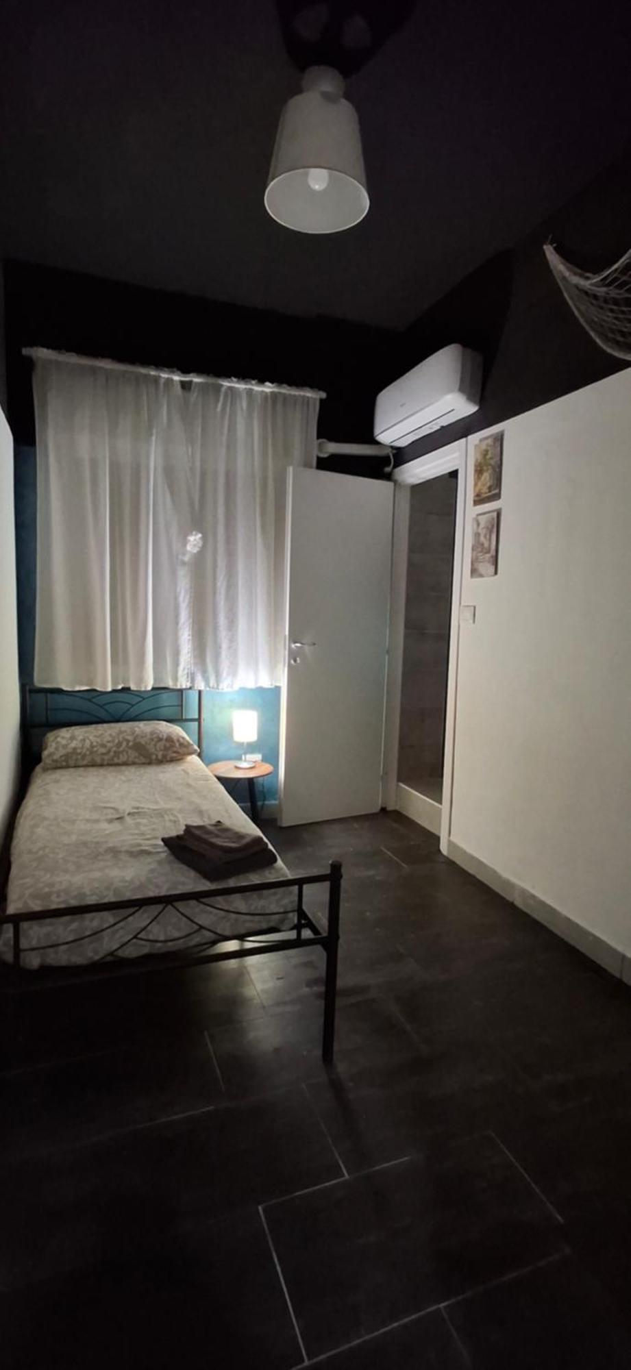 Single Room,1758484577:JPEG