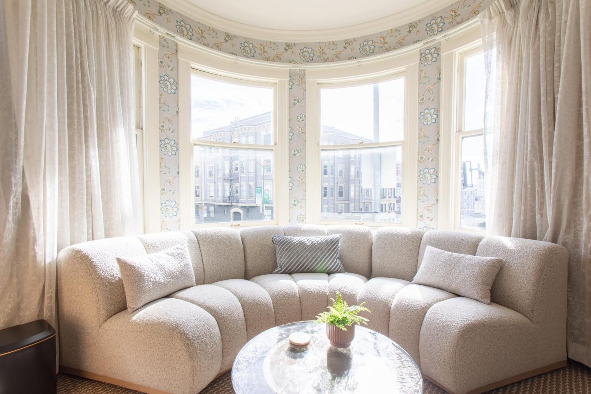 Two-Bedroom Apartment City View