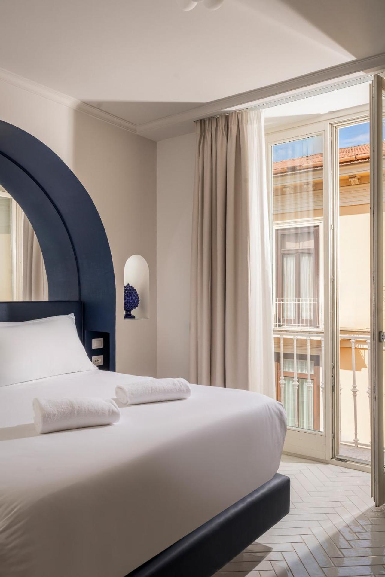 Deluxe Double or Twin Room City View