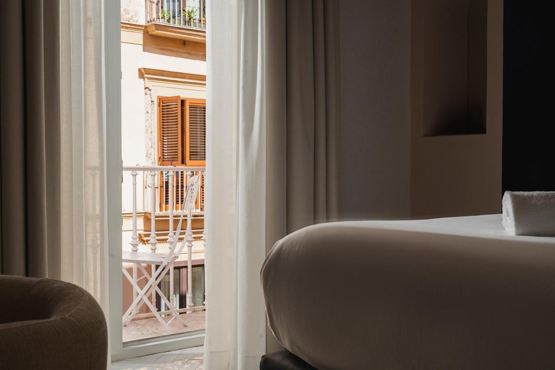 Deluxe Double or Twin Room City View
