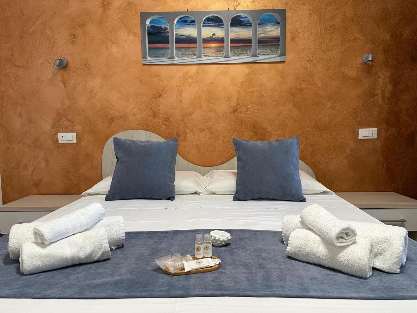Double Room,1765562774:JPEG