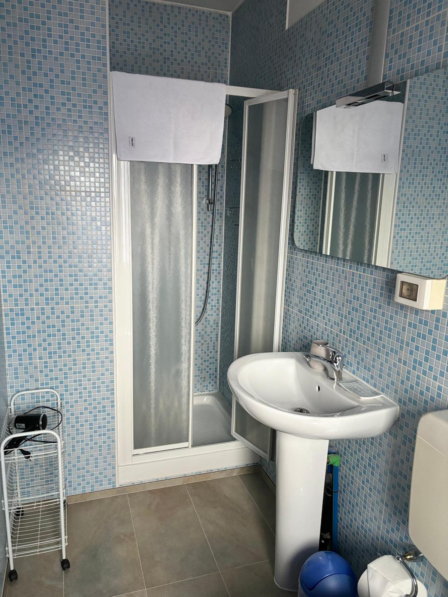 Twin Room Private Bathroom