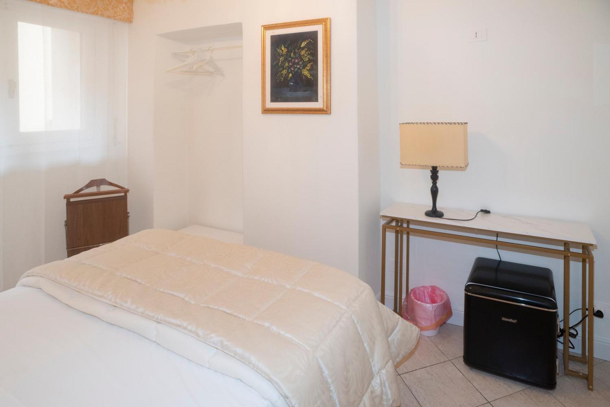 Double Room Private External Bathroom