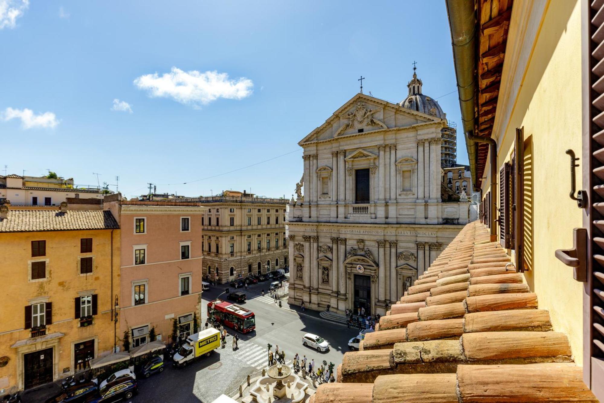 Double room overlooking the Basilica