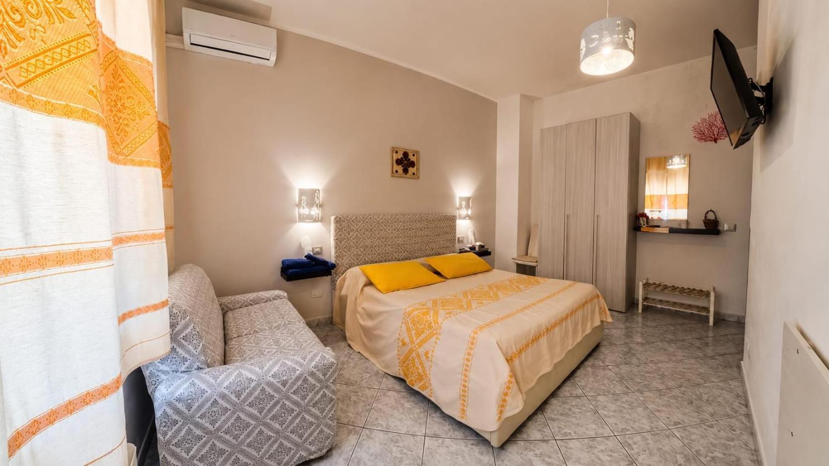 Double Room Private Bathroom