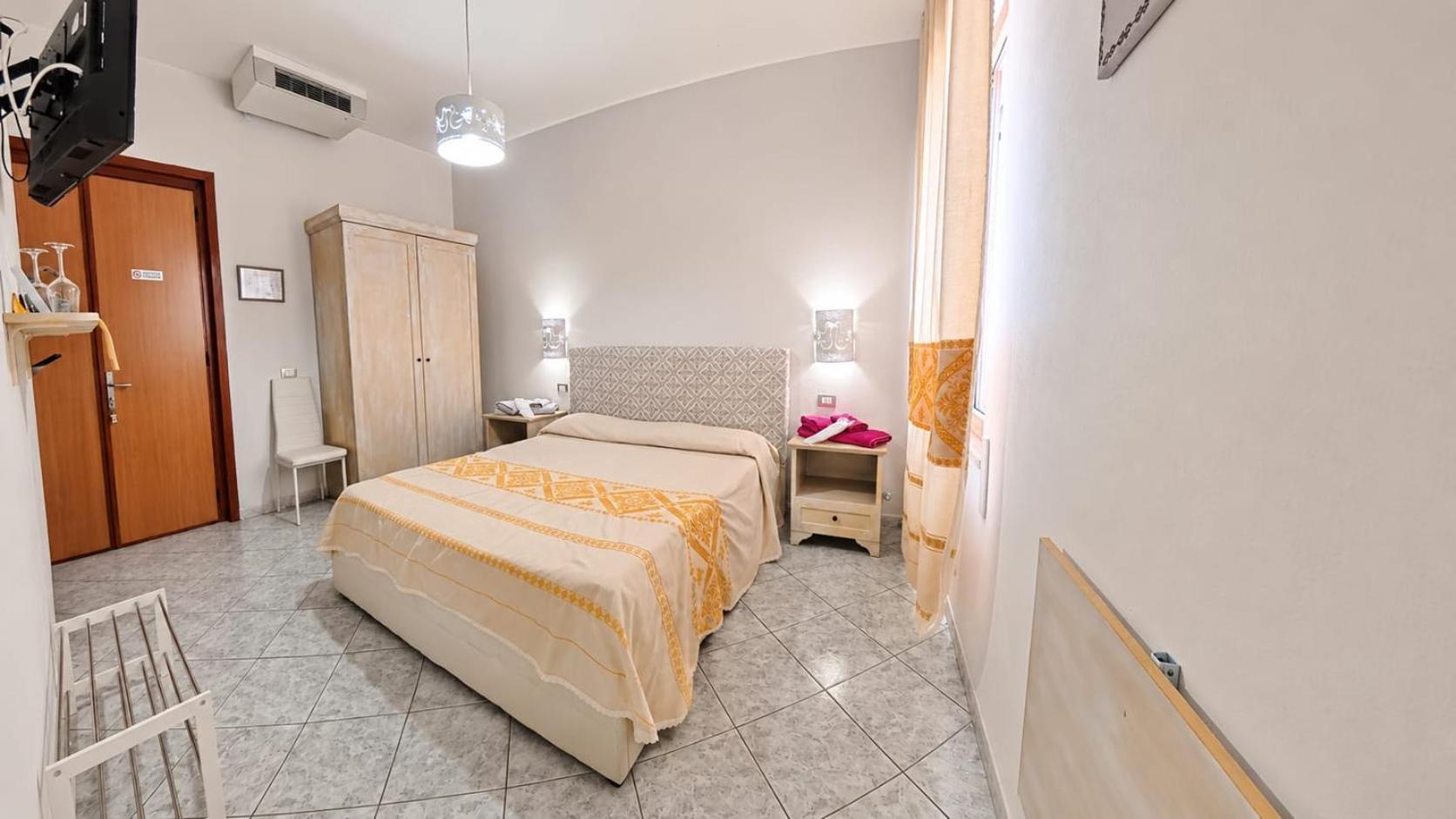 Double Room Private Bathroom